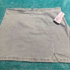 Wild Fable notch front jean mini skirt